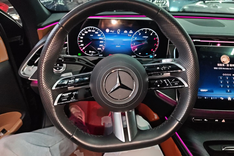 奔驰E级 2024款 改款 E 300 L 时尚运动型中控内饰13
