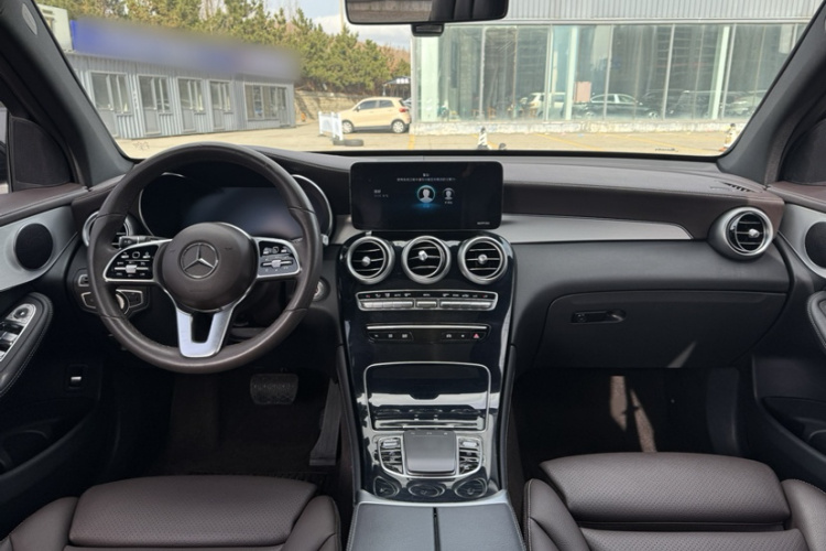 奔驰GLC 2021款 GLC 260 L 4MATIC 动感型中控内饰7001