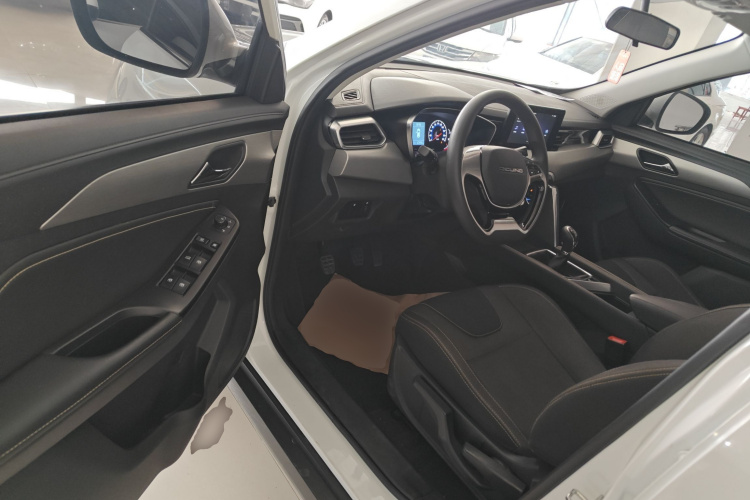 北京汽车 北京X3 2021款 1.5T 手动荣耀版中控内饰20