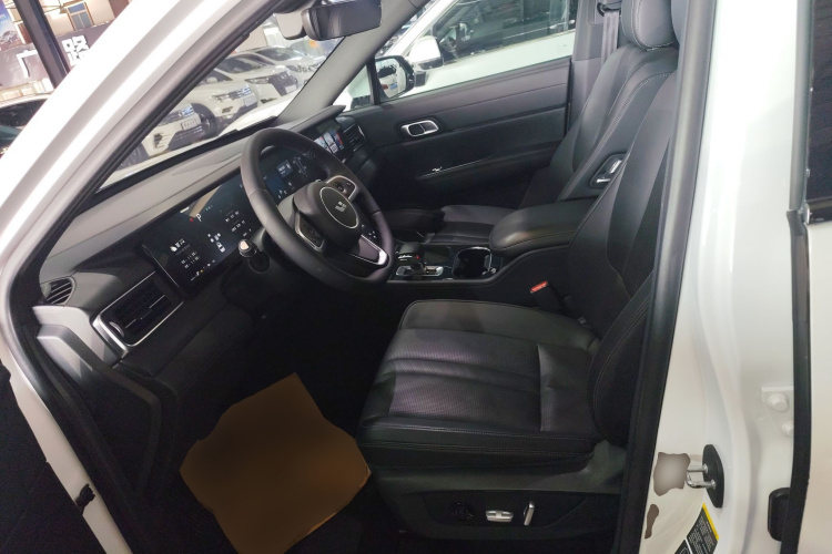 理想汽车 理想ONE 2020款 增程6座版中控内饰19