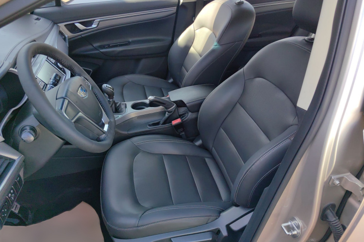 吉利汽车 帝豪GS 2016款 运动版 1.3T 手动领尚型局部细节19