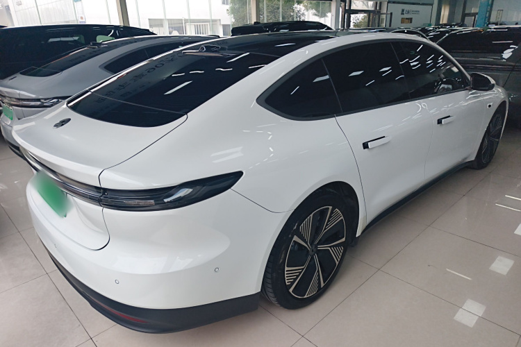 蔚来ET7 2022款 100kWh 首发版车身外观7