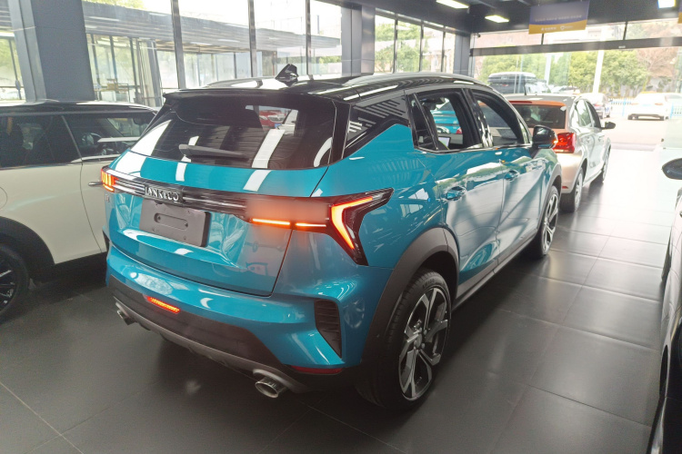 领克06 2023款 Remix 1.5T 劲Halo车身外观6005