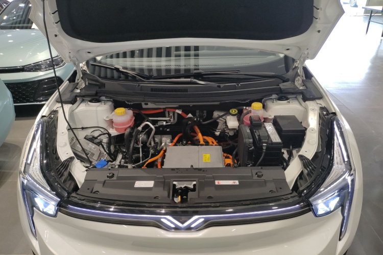 哪吒汽车 2022款 哪吒U-Ⅱ 610 三元锂机舱底盘24