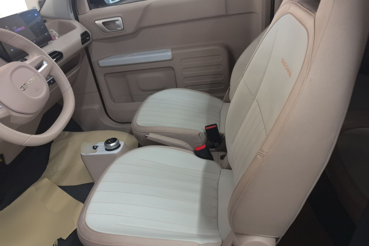 吉利银河 2024款 熊猫mini 200km 耐力熊中控内饰19