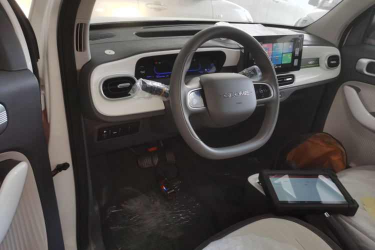 吉利银河 熊猫 2025款 210km 元气熊中控内饰12