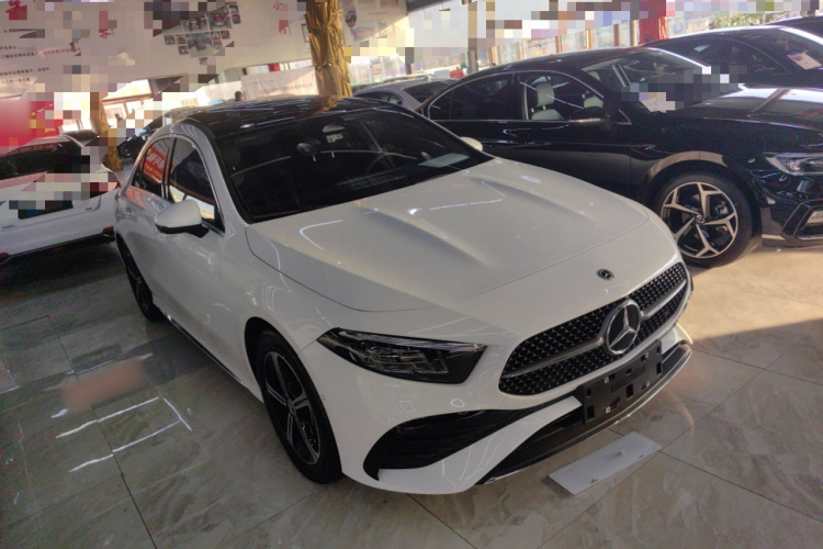 奔驰A级 2024款 改款 A 200 L 时尚型车身外观3