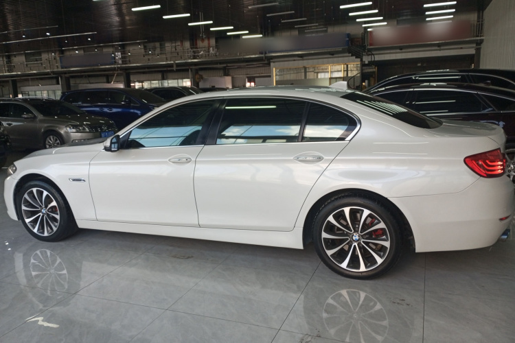 宝马5系 2017款 525Li 领先型车身外观4