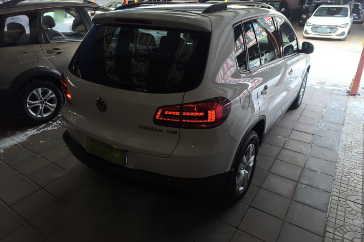 大众 途观 2013款 1.8TSI 自动两驱风尚版车身外观7