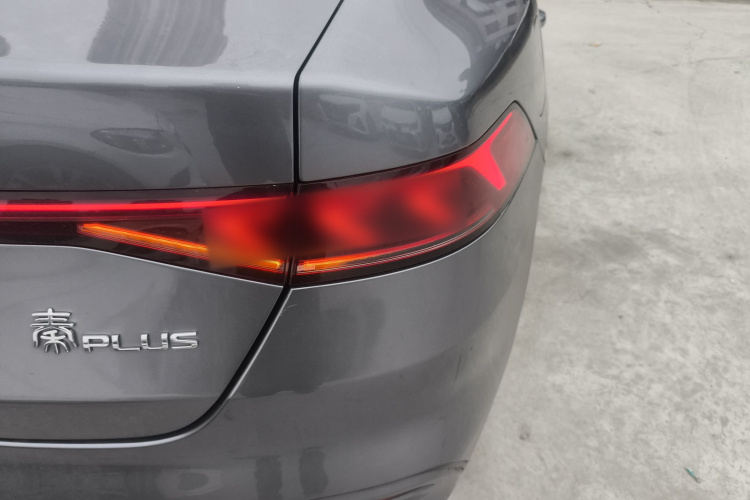 比亚迪 秦PLUS 2021款 DM-i 55KM 旗舰型车身外观9