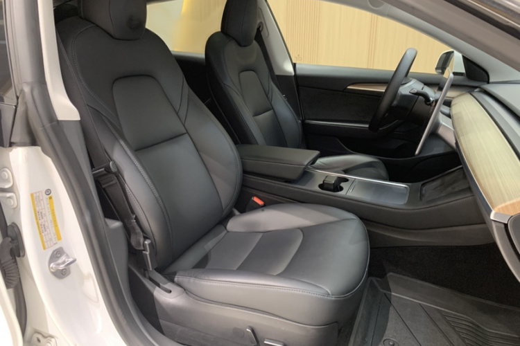 特斯拉 Model 3 2022款 后轮驱动版中控内饰7002
