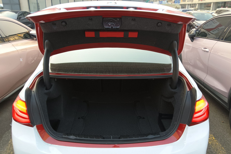 宝马3系 2018款 320Li 时尚型机舱底盘23