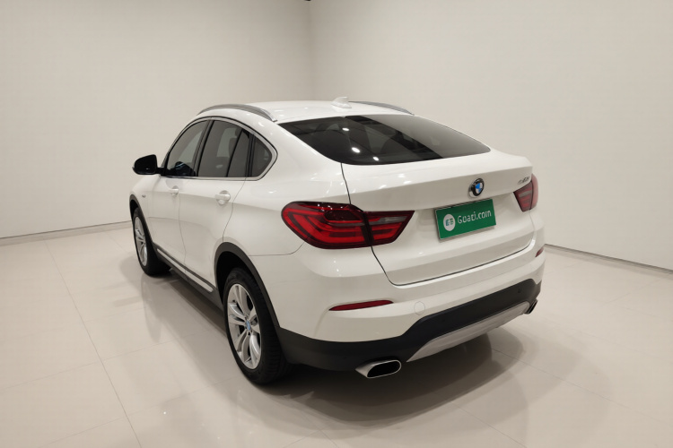 宝马X4 2014款 xDrive20i X设计套装车身外观5