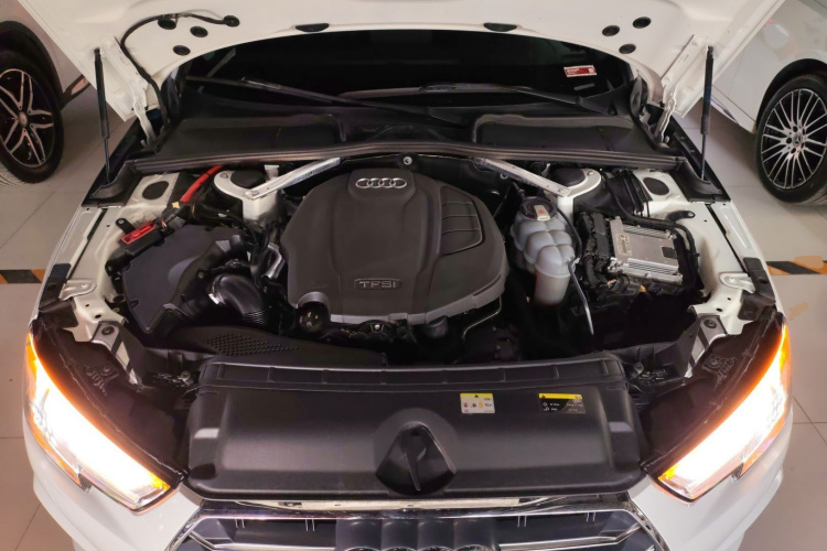 奥迪A4(进口) 2020款 Avant 先锋派 40 TFSI 时尚动感型机舱底盘24