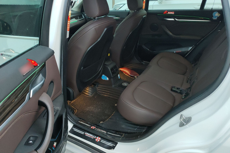 宝马X1 2020款 xDrive25Li 尊享型中控内饰21