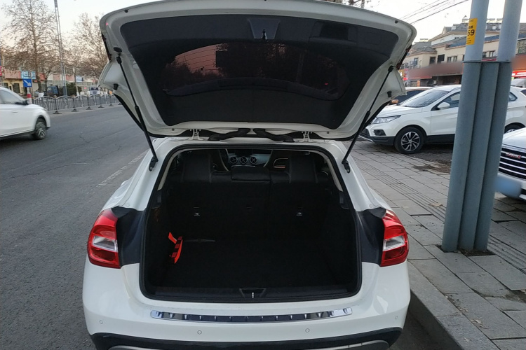奔驰GLA 2015款 GLA 200 动感型机舱底盘23