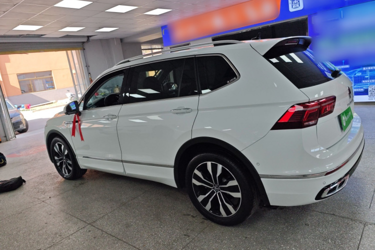 大众 途观L 2023款 330TSI 自动两驱R-Line越享版车身外观4