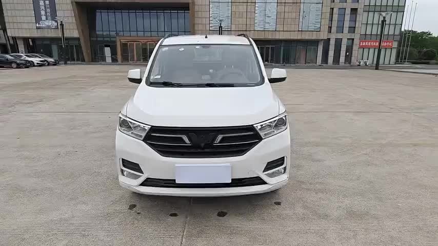 五菱汽车 五菱宏光 2019款 1.5L S标准型国VI LAR实拍1