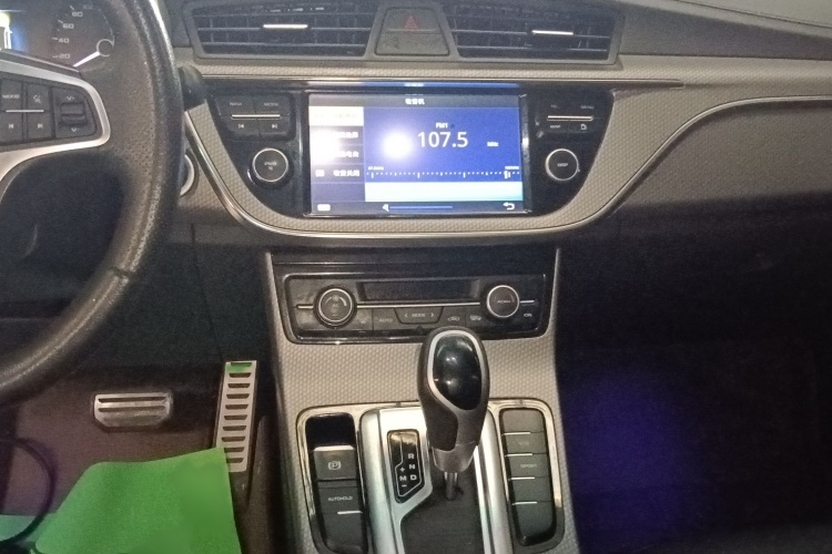 吉利汽车 帝豪GS 2016款 运动版 1.8L 自动领尚型局部细节16