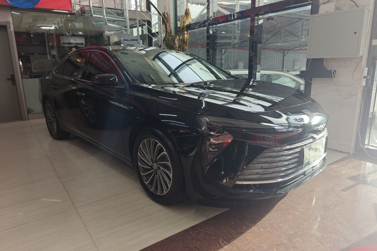 别克 君越 2024款 28T 越尊版车身外观3