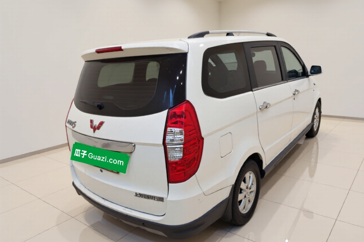 五菱汽车 五菱宏光 2013款 1.5L S豪华型车身外观7