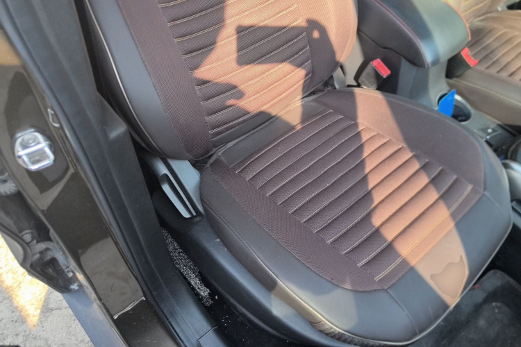 众泰 大迈X5 2017款 升级版 1.5T CVT知县型局部细节41