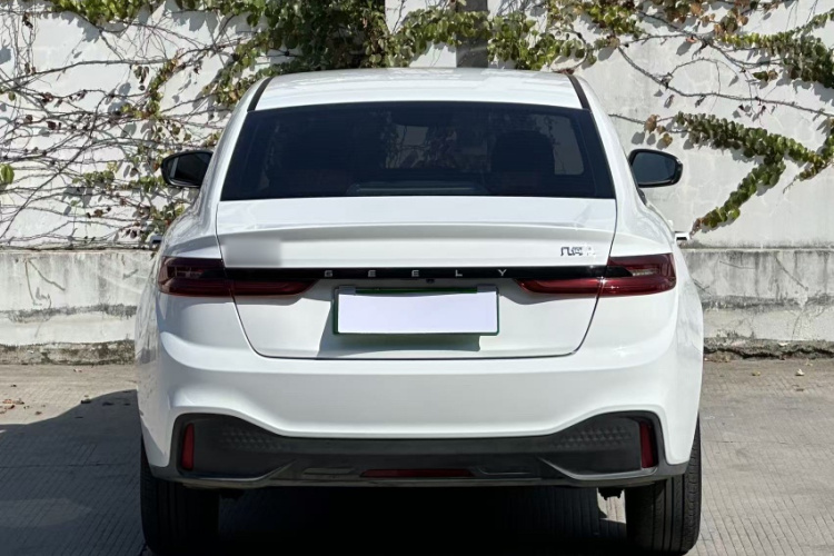 吉利几何A 2024款 410KM 出行版车身外观6004