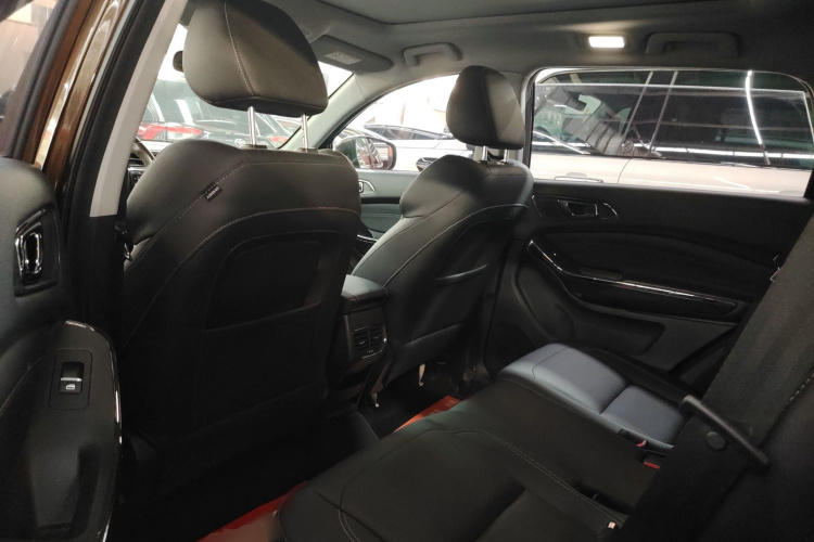 奇瑞 瑞虎8 2018款 1.5TCI 自动尊贵型 5座中控内饰7004