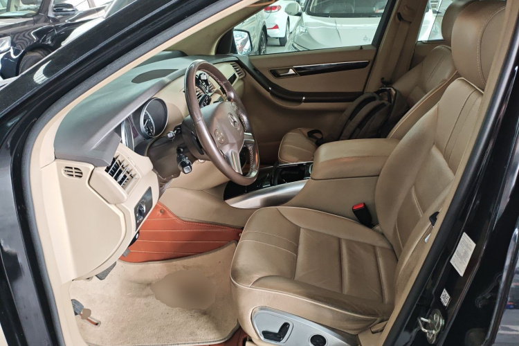 奔驰R级 2015款 R 320 4MATIC 豪华型中控内饰19