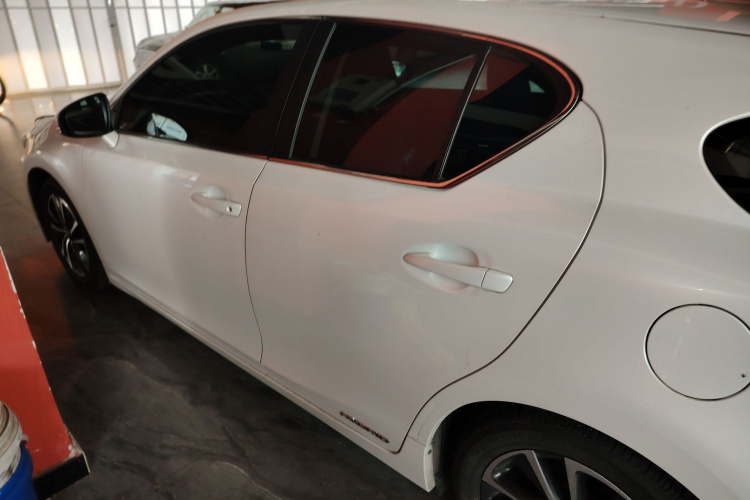 雷克萨斯CT 2017款 CT200h 精英版 单色 国V车身外观4