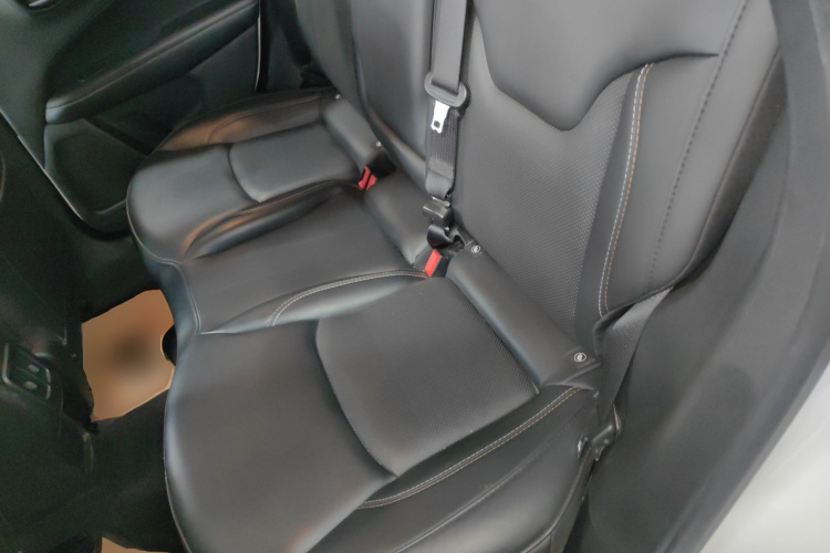 Jeep 指南者 2017款 200T 自动家享版中控内饰7004