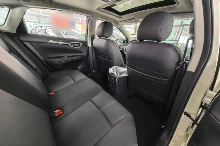 日产 轩逸 2024款 改款二 经典 1.6XL CVT豪华版中控内饰7004