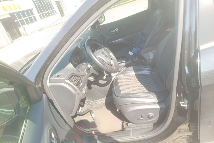 Jeep 自由光 2019款 2.0T 两驱智享版 国V局部细节19