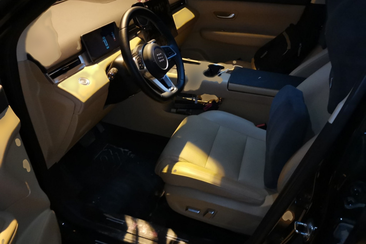 蓝电E5 PLUS 2025款 165km 长续航旅行定制版 7座局部细节19