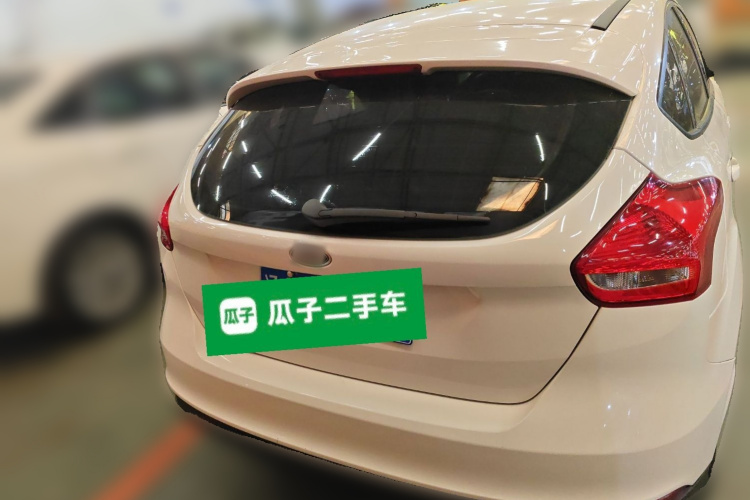 福特 福克斯 2015款 两厢 1.6L 自动舒适型车身外观6