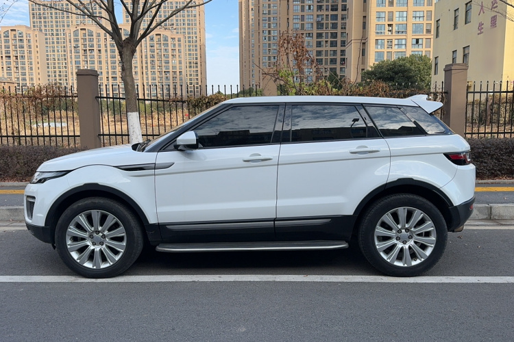 路虎 揽胜极光 2017款 2.0T SE 智耀版车身外观6005