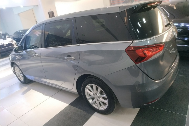 别克GL6 2018款 18T 6座精英型车身外观4