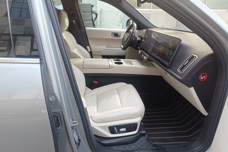 理想汽车 理想L7 2023款 Max车身外观6008