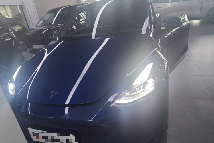 特斯拉 Model Y 2022款 改款 后轮驱动版车身外观2