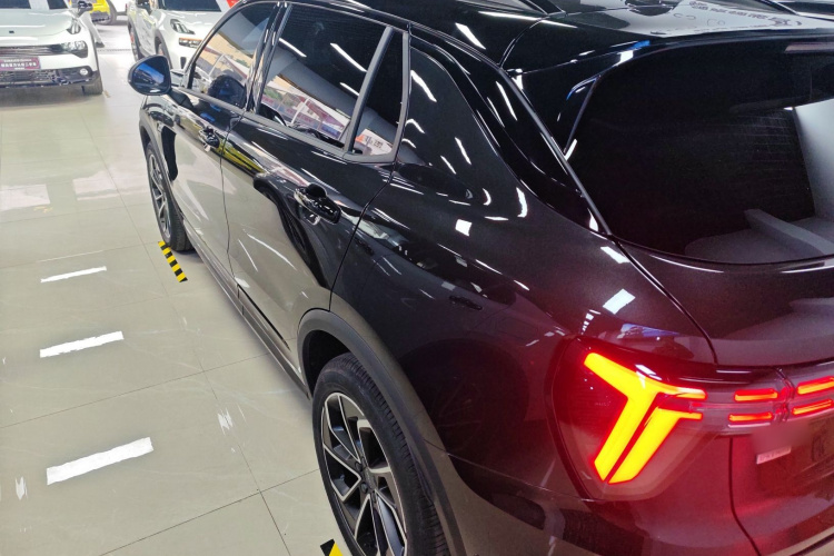 领克01 EM-P 2023款 1.5TD EM-P PM车身外观4