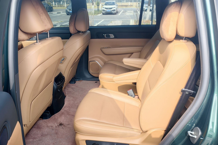 理想汽车 理想ONE 2021款 增程6座版中控内饰7003
