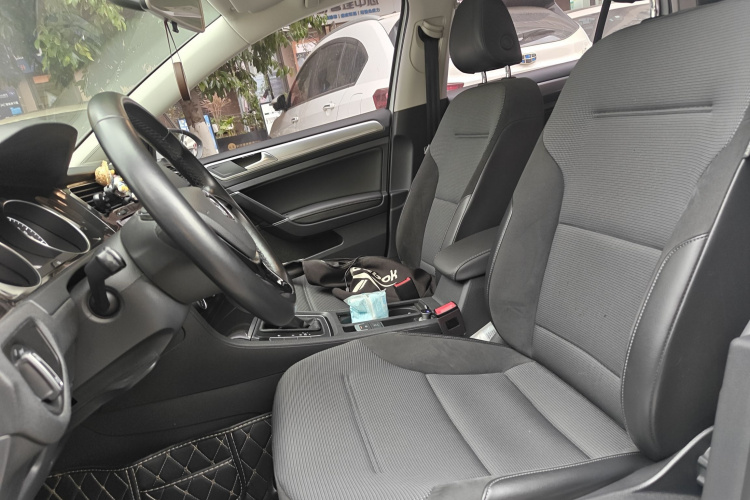 大众 高尔夫 2018款 1.6L 自动舒适型中控内饰19