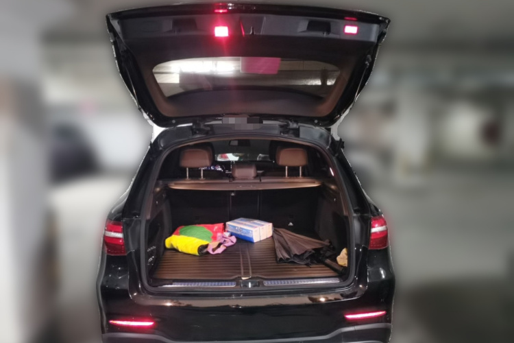 奔驰GLC 2018款 改款 GLC 260 4MATIC 动感型中控内饰23