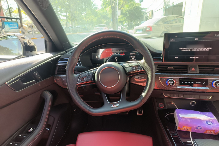 奥迪S4 2022款 S4 3.0TFSI中控内饰13