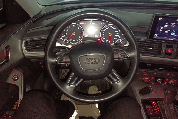 奥迪A6L 2018款 30周年年型 35 TFSI 时尚型中控内饰13