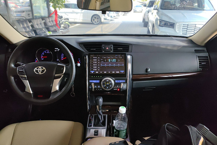 丰田 锐志 2013款 2.5S 菁锐版中控内饰7002