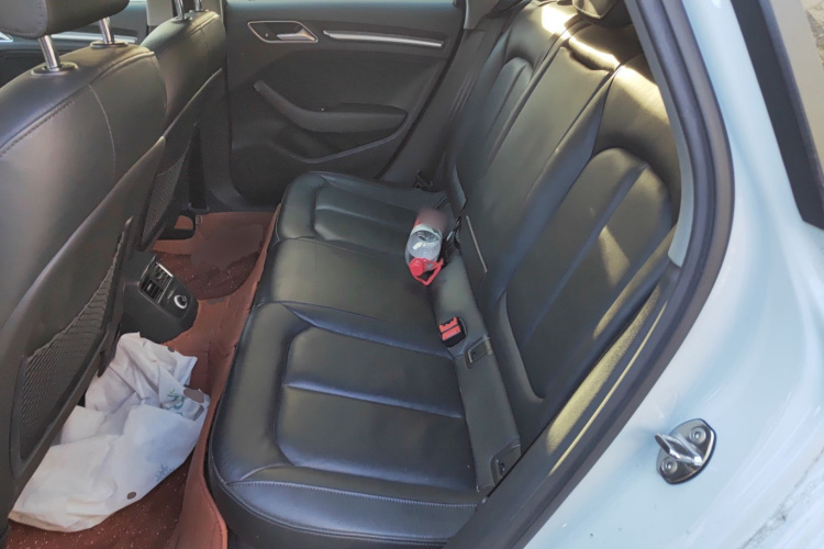 奥迪A3 2019款 Sportback 35 TFSI 风尚型 国VI中控内饰21