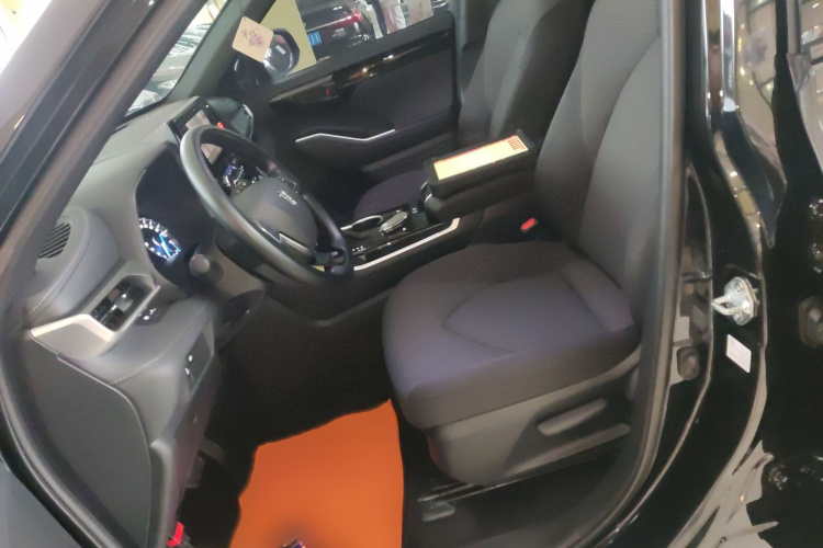 丰田 皇冠陆放 2023款 2.5L HEV两驱进取版（五座）局部细节19