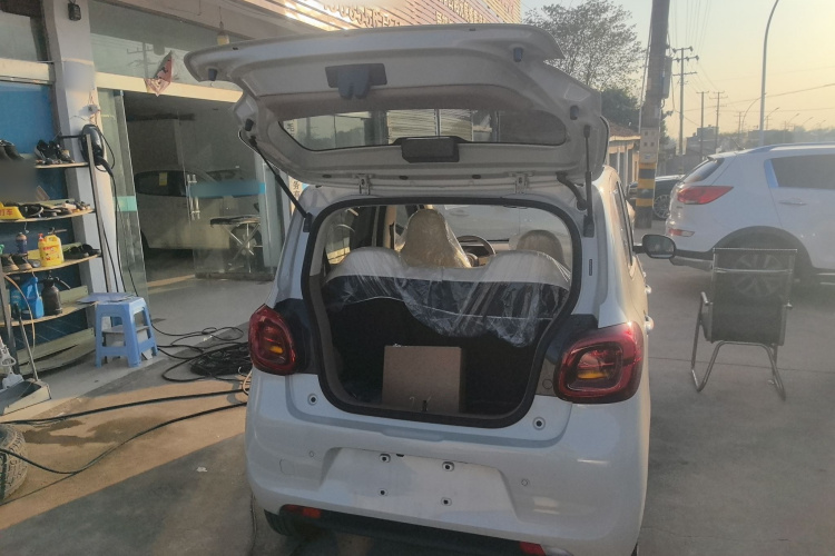 五菱汽车 宏光MINIEV 2025款 四门版 进阶款机舱底盘23