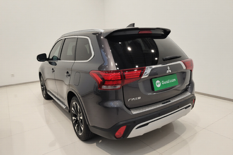 三菱 欧蓝德 2019款 2.0L 两驱畅享版 5座 国V车身外观5